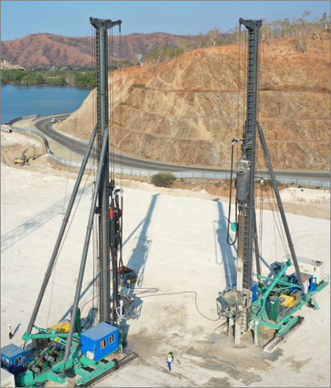 2150 mm Hidrolik Vibroflot Gelişmiş titreşim Teknolojisi 43 Hz En iyi performans için 1200 kg ağırlık